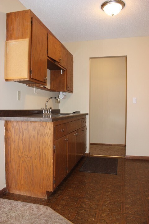 Foto del edificio - 6015 W Broadway Ave