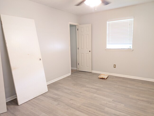 Foto del edificio - 9508 Labette Dr