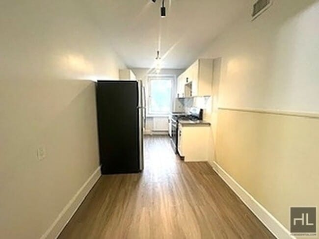 Building Photo - 69 Harney Rd