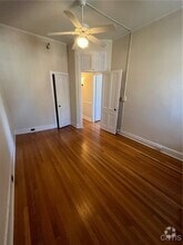 Building Photo - 170 Kenwood Ave
