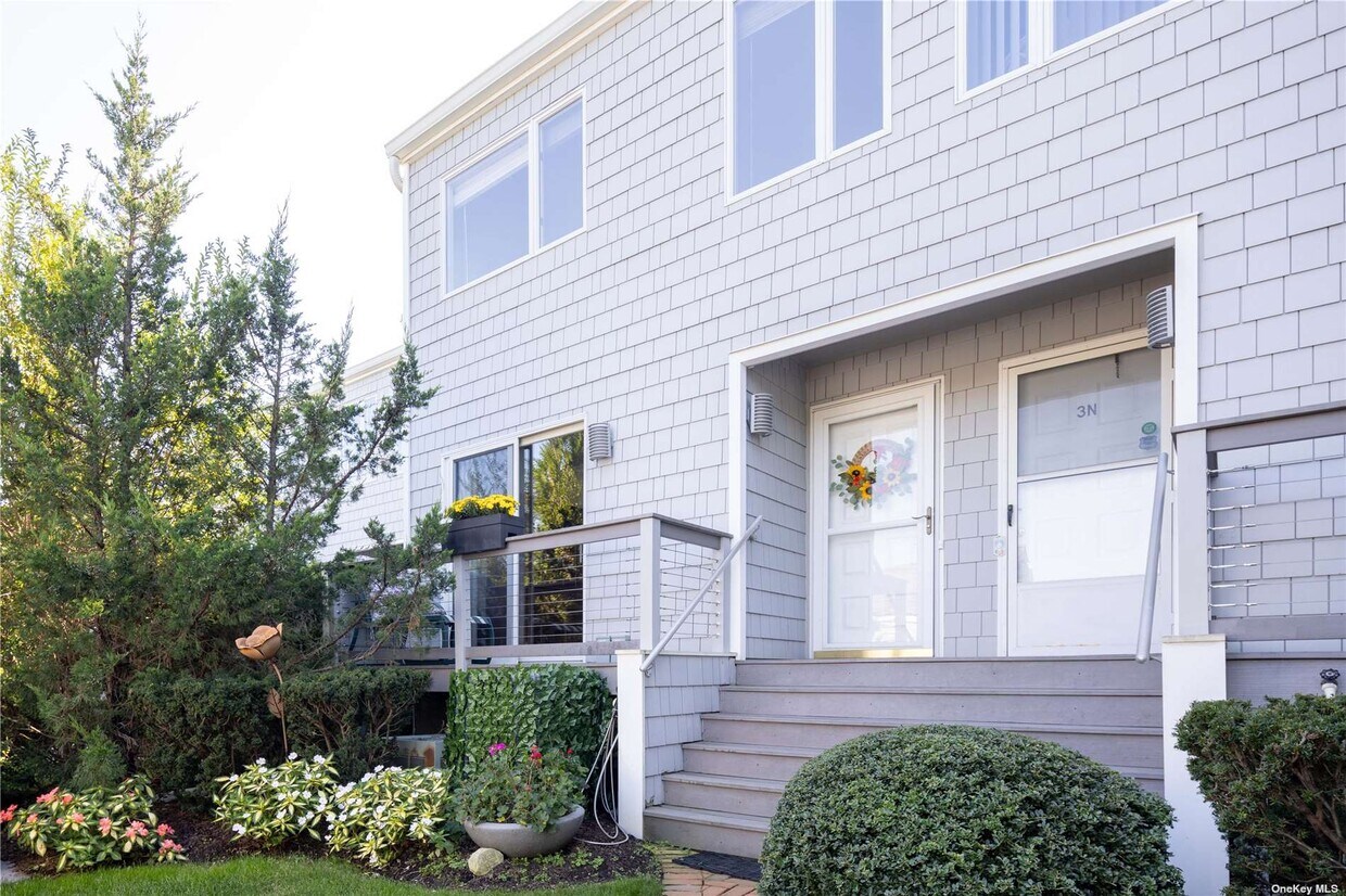 Primary Photo - 2820 Shipyard Ln