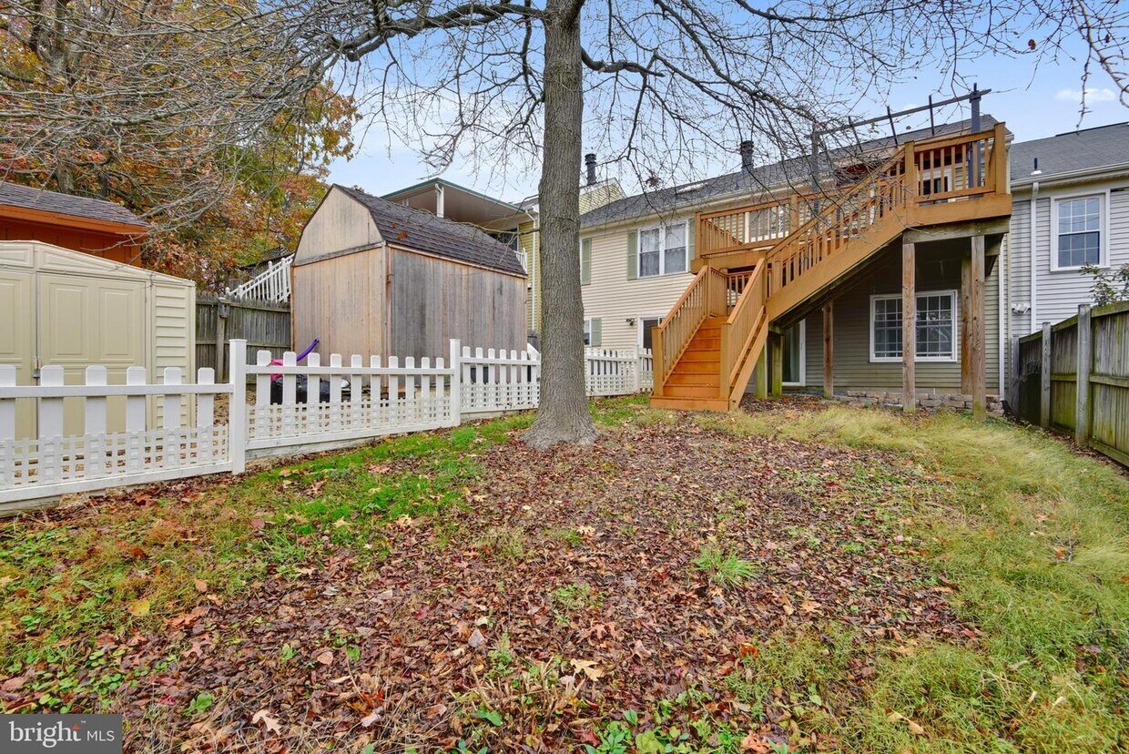 Foto principal - 8620 Castlemill Cir