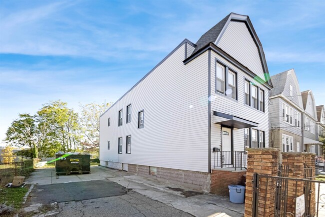 Foto del edificio - 230 Princeton Ave