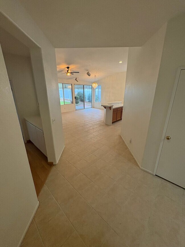 Building Photo - Beautiful Horsethief Canyon Ranch Home located in Corona