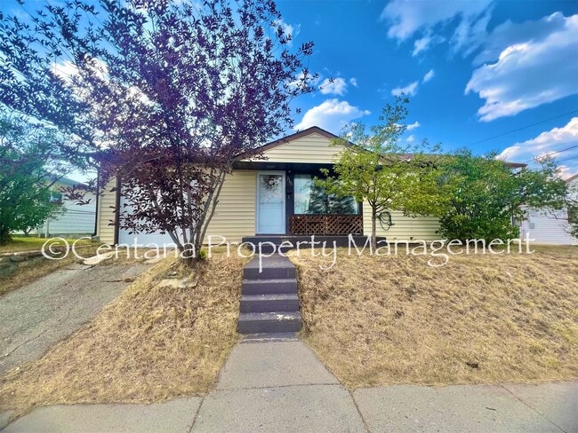 Building Photo - 715 8th St