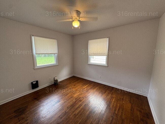 Building Photo - $875 - Beautiful 2bed 1 bath - Single family home
