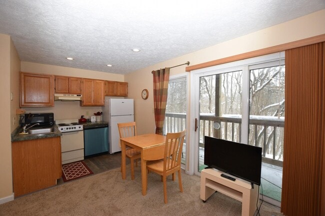Building Photo - 9361 S Pointe Retreat Dr