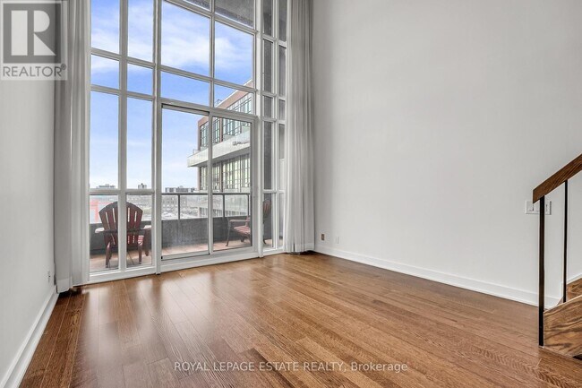 Photo du bâtiment - 5 Hanna Ave