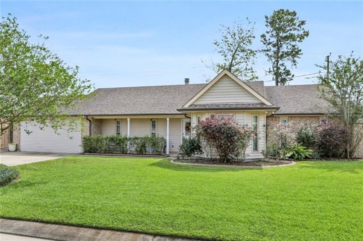 Primary Photo - Updated Ranch style home with above ground...