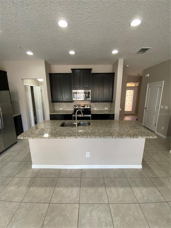 Foto del edificio - 713 Walkers Grove Ln