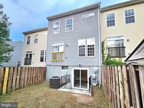 Building Photo - 15328 Elizabeth Burbage Loop