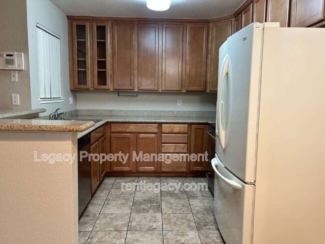 Foto del edificio - 3715 Tallyho Dr