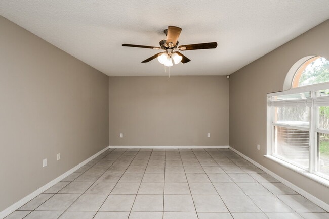 Building Photo - 2987 Elbib Dr