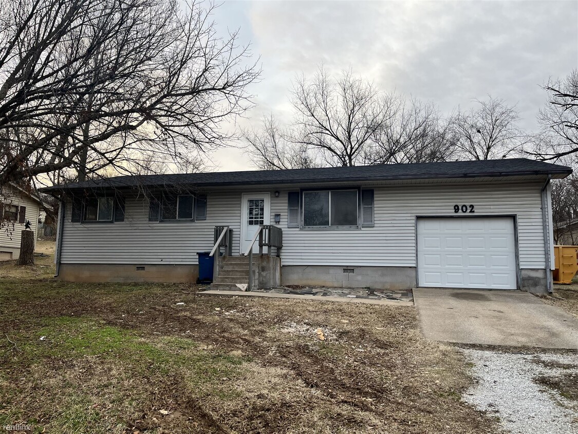 Primary Photo - 3 br, 1 bath House - 902 S Lafayette St