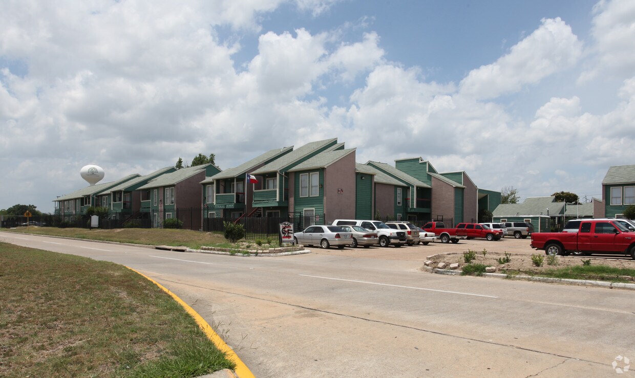Foto principal - Coronado Park Apartments
