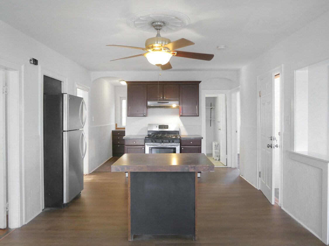 10 Grace St, Methuen, MA 01844 Townhome Rentals in Methuen MA