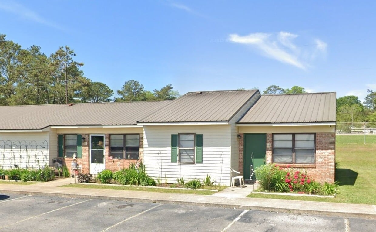 Building Photo - 491 College St