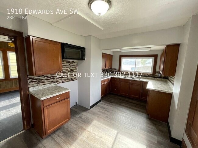 Foto del edificio - Two bedroom One bathroom home for rent
