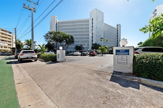 Building Photo - 9101 E Bay Harbor Dr