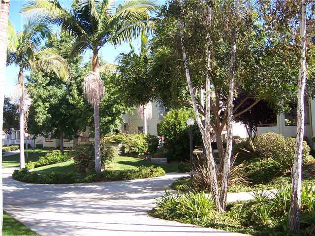 Building Photo - 2 bedroom 2 bath Upper Level Condo