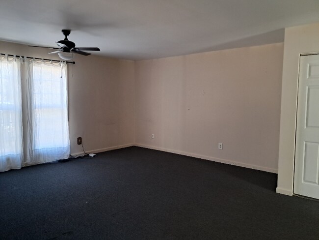 Foto del edificio - 6312 Lake Rd