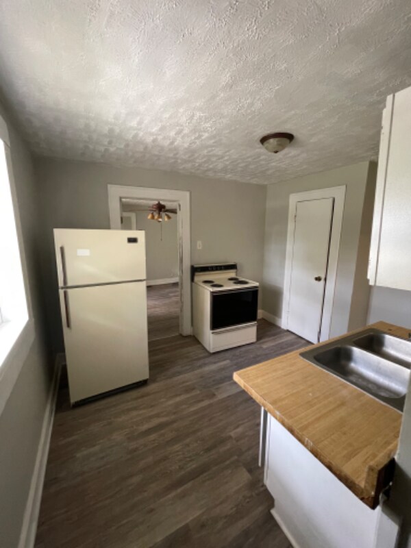 Foto del edificio - 2548 E 17th St