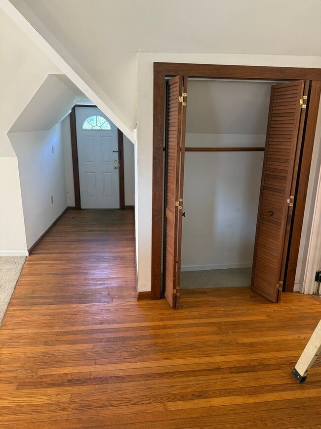 Building Photo - 1 Bedroom Unit in Dunleath Historic District