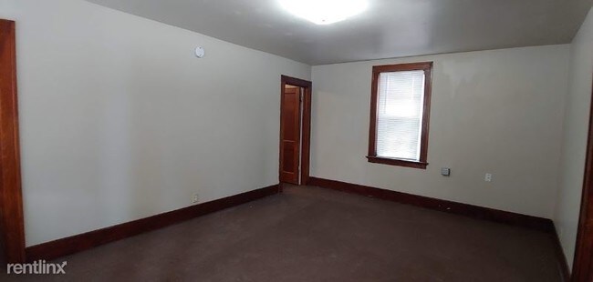 Foto del edificio - 822 S Water St