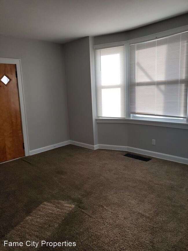 Building Photo - 2 br, 1 bath House - 618 Young Ave NE