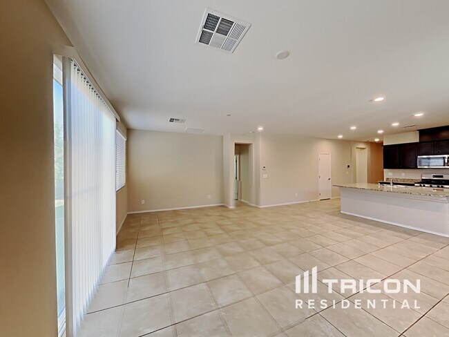 Building Photo - 2148 Del Aqua Ave