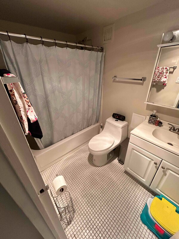 9098 W Terrace Dr Unit 3L, Niles, IL 60714 Condo for Rent in Niles