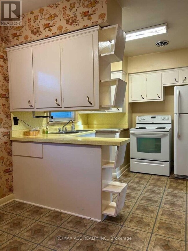 Building Photo - 129 Confederation Dr