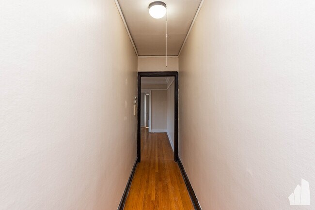 Foto del edificio - 4414 N Artesian Ave