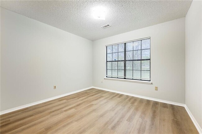 Foto del edificio - 183 E 15th St