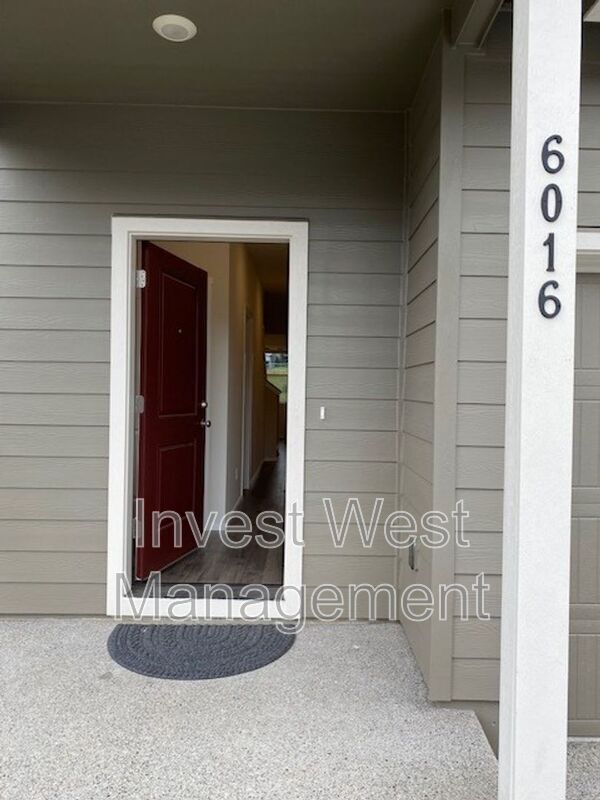 Foto del edificio - 6016 NE 64th Street