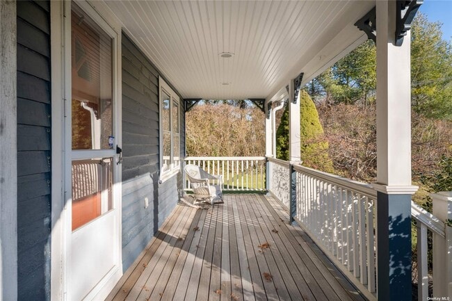 Building Photo - 478 Montauk Hwy