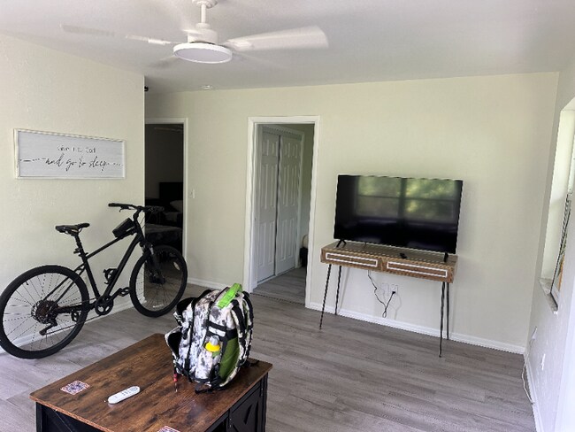 Foto del edificio - 10281-10283 Carolina St