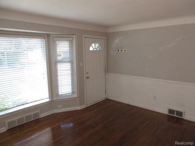 Building Photo - 113 E Webster Rd