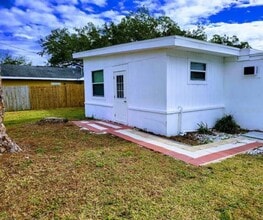 Building Photo - 6267 Hampton Dr N