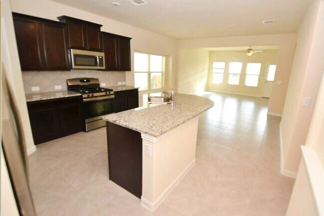 Foto del edificio - 13903 Madrigal Ln