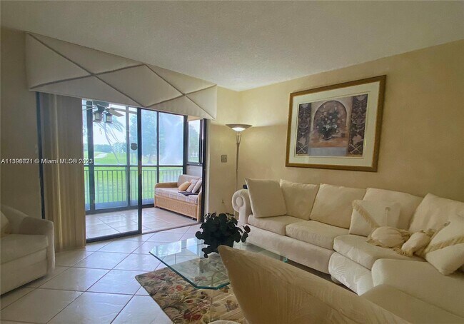 Building Photo - 16171 Blatt Blvd