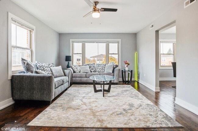 Foto del edificio - 8423 W Oak Ave