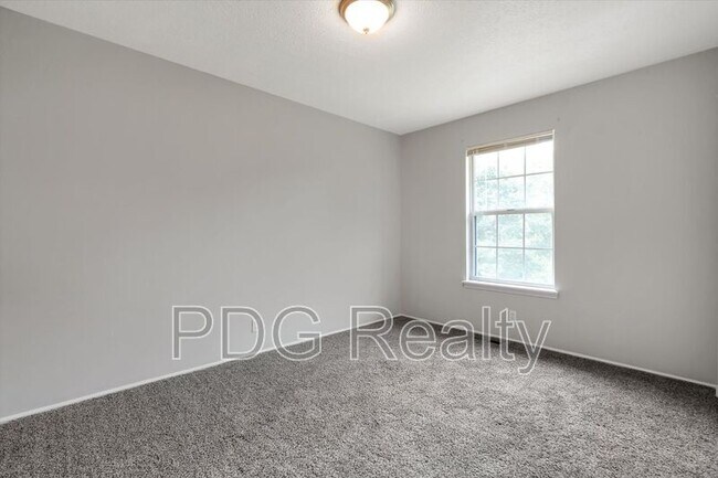 Building Photo - 12048 Morningside Dr