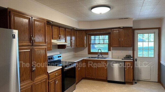 Foto del edificio - 818 Cedar Springs Rd