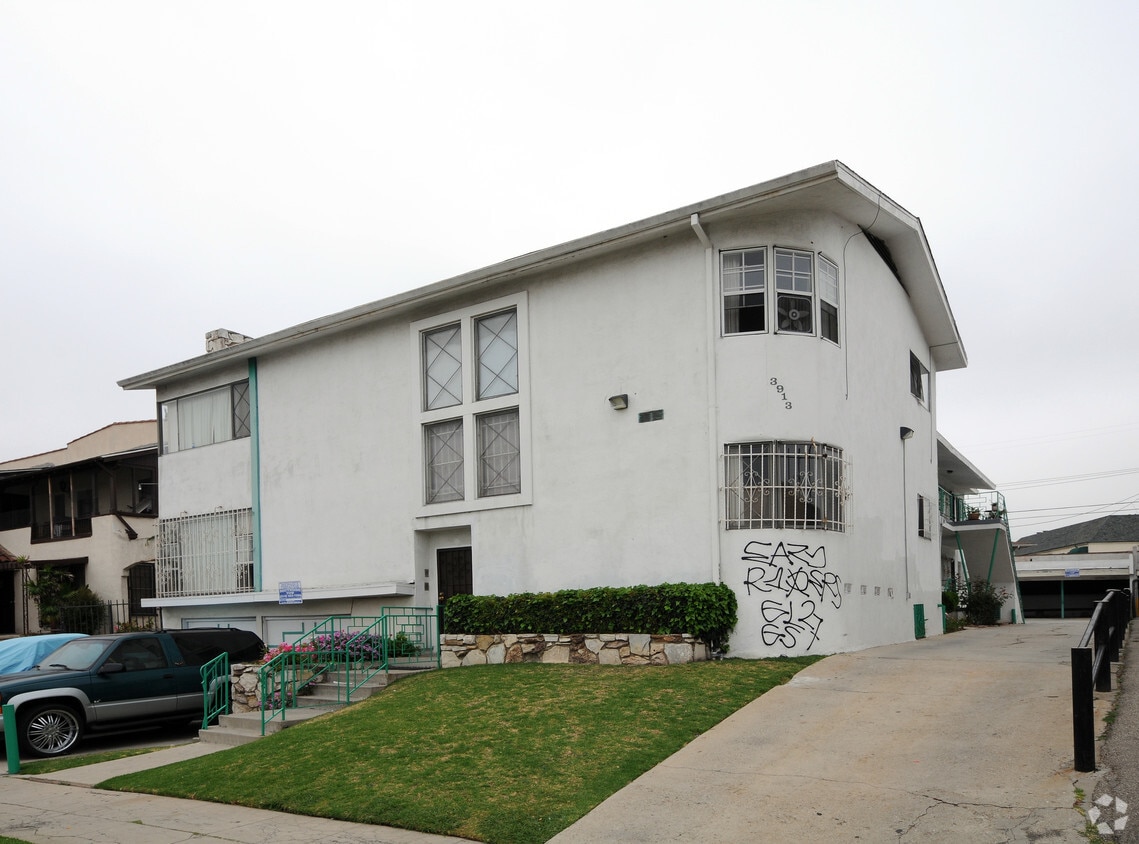 Primary Photo - 3913 W 27th St