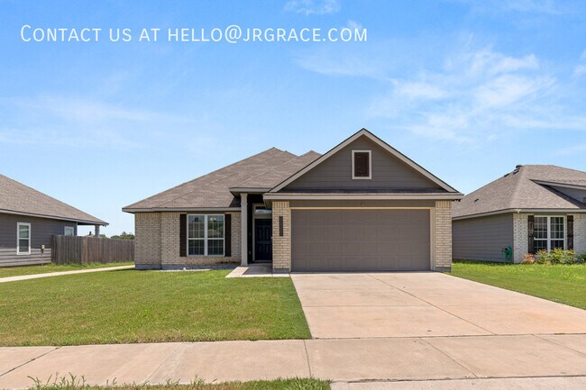 Foto del edificio - 3917 Centerfire Rd