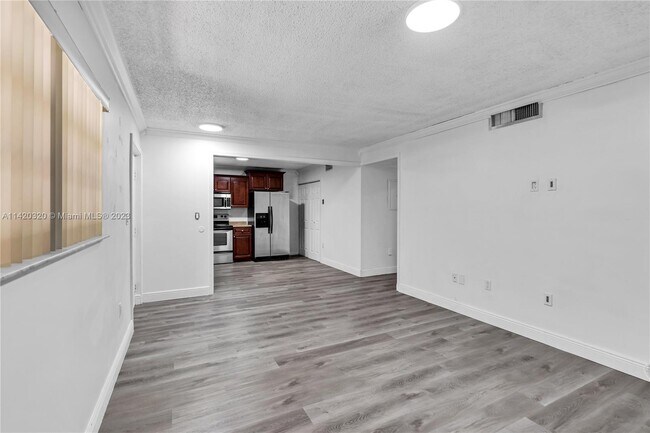 Building Photo - 339 W 68th St