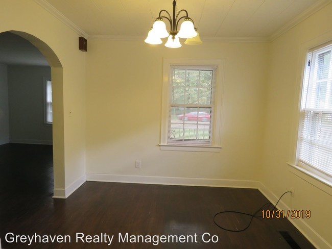 Building Photo - 4 br, 2 bath House - 401 N Moore Rd