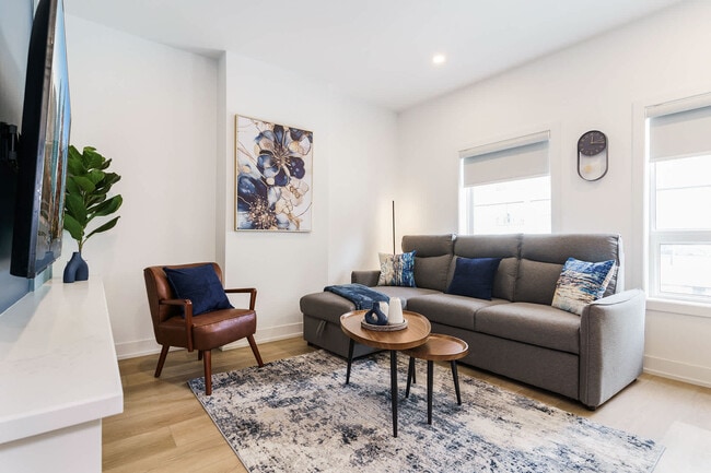 Building Photo - 168 McCaul St