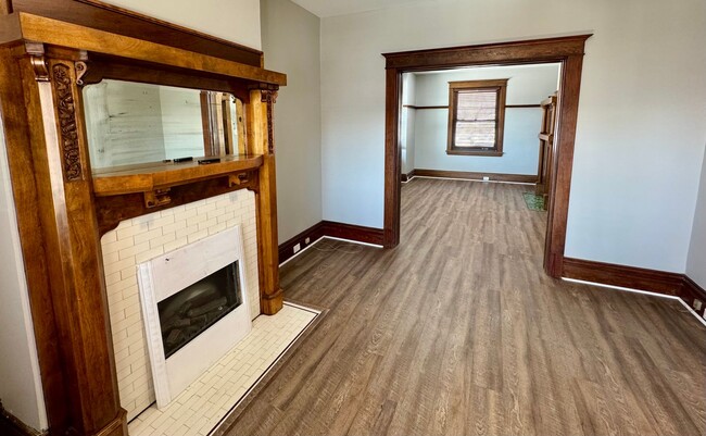 Building Photo - Spacious 4/2 in Carrick with TONS of Charm!